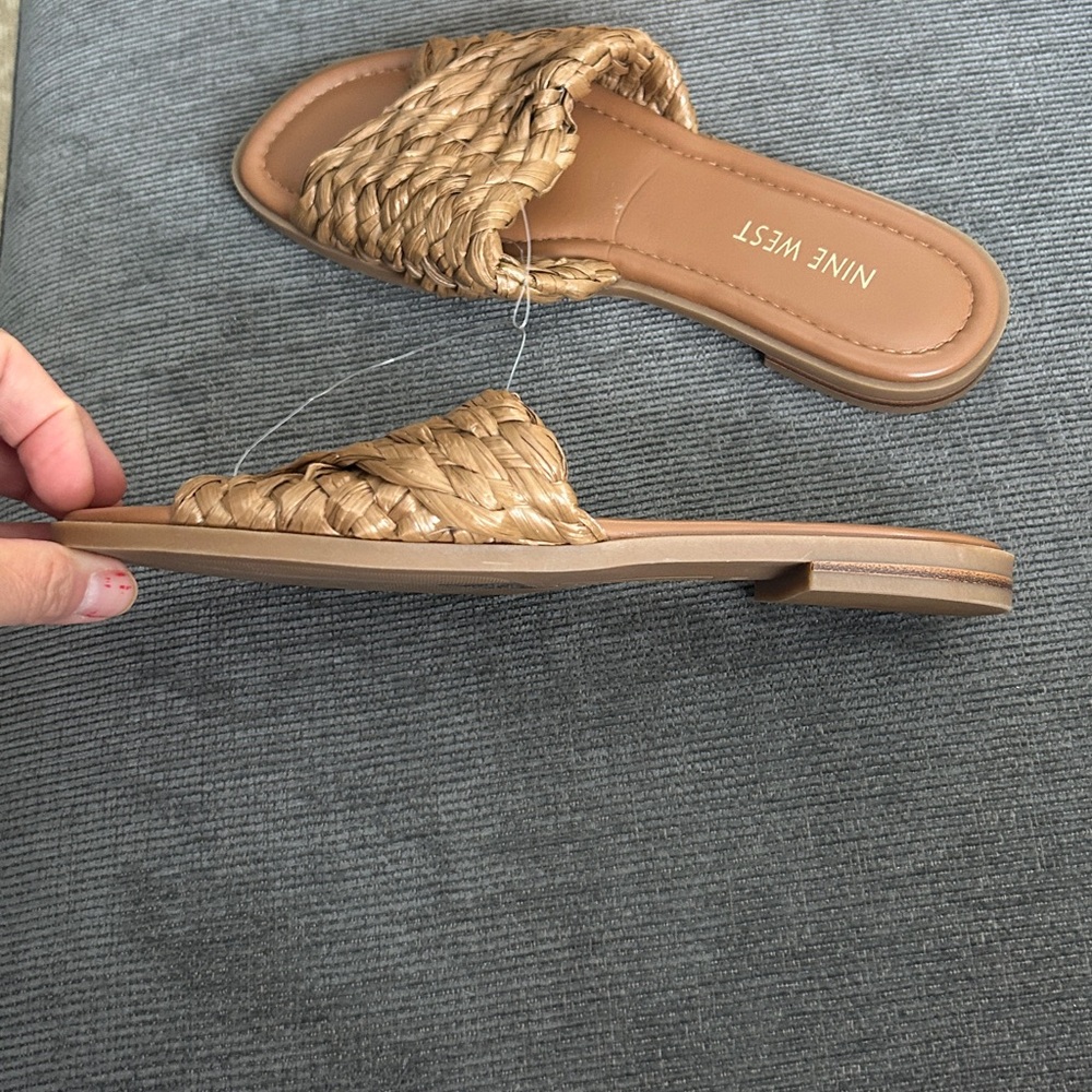 NINE WEST Women's Havah Flat Sandal size 6.5 NWT - Picture 10 of 10